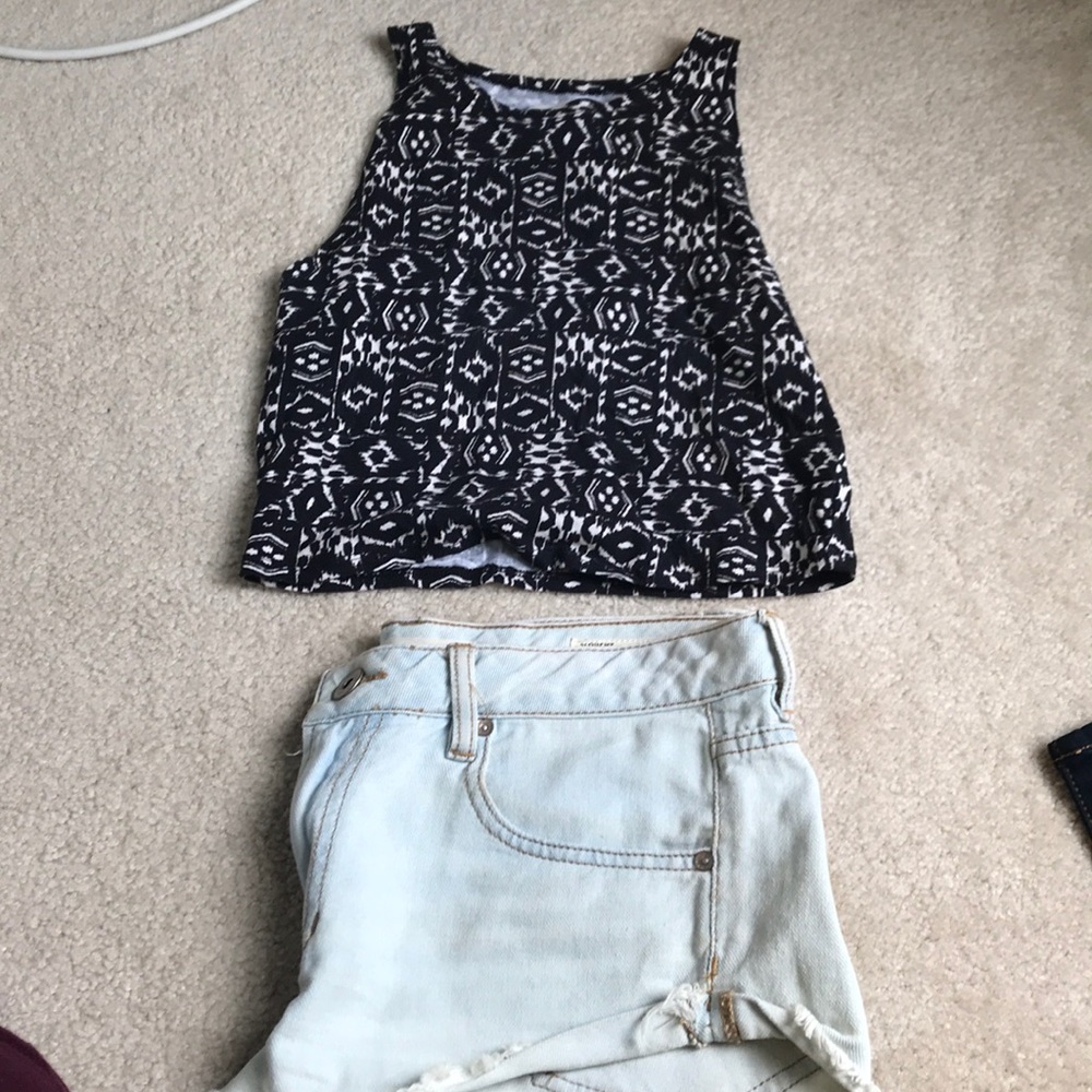 Crop top - Picture 2 of 2